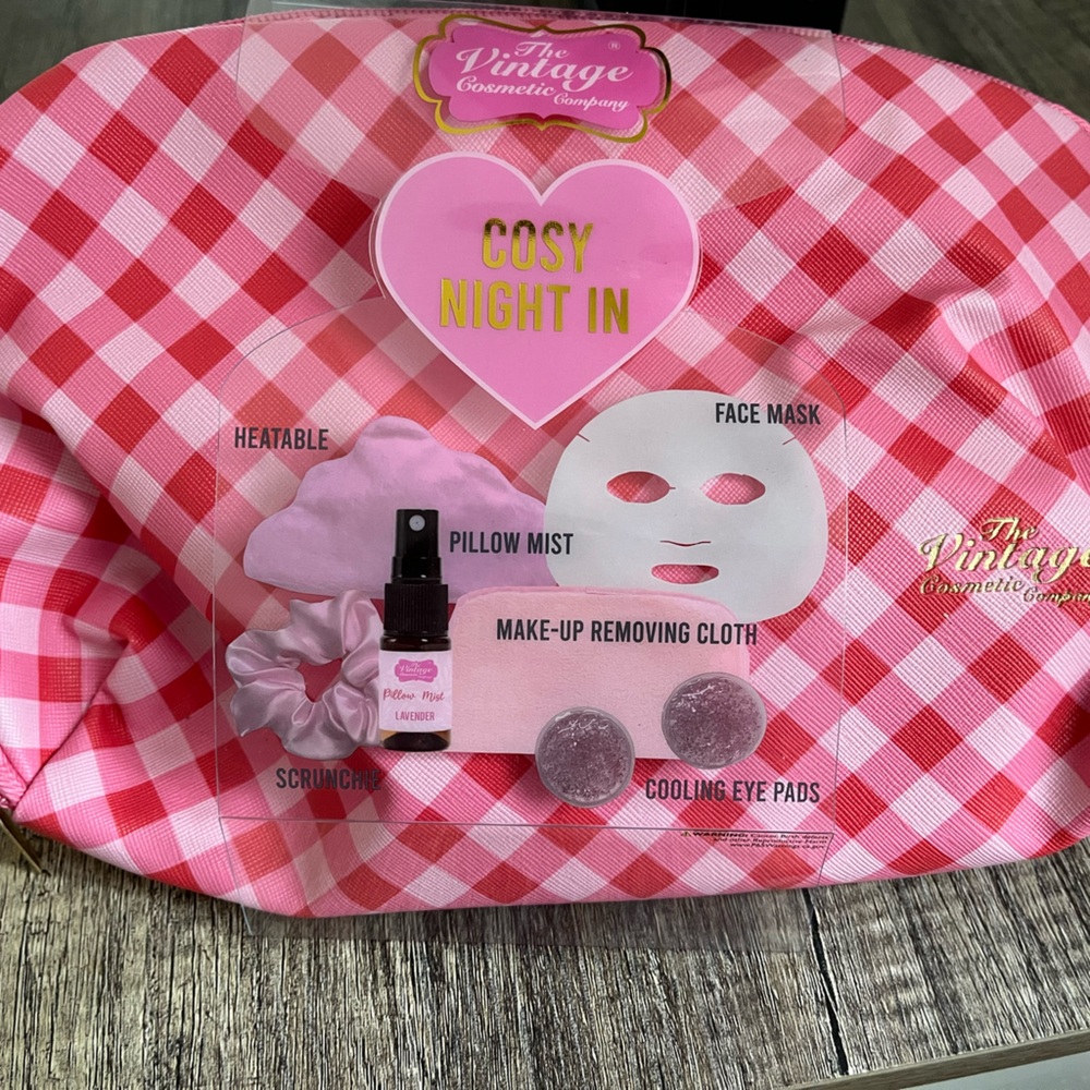 Vintage Pink Gingham Relaxation Set